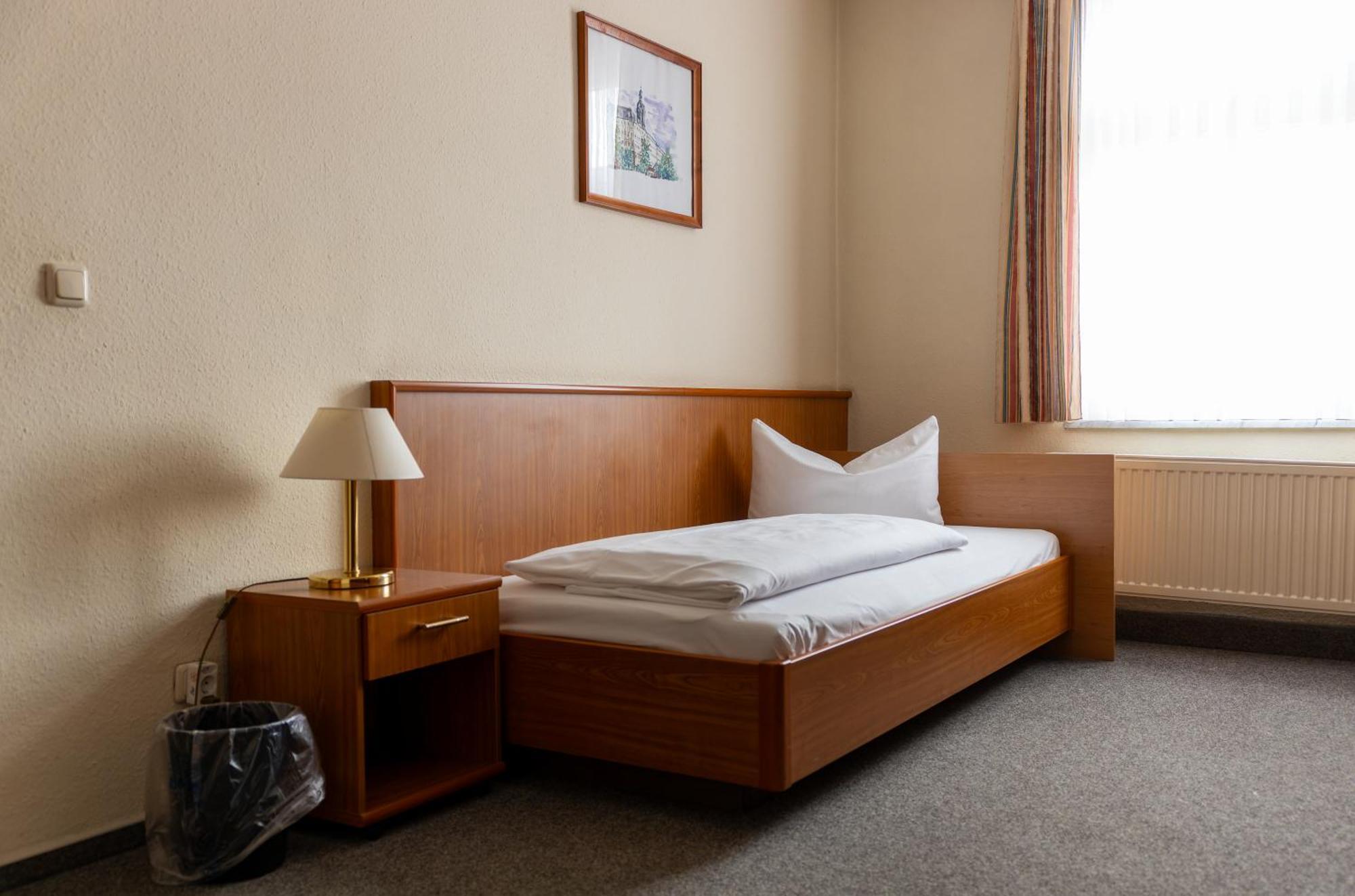 Hotel Anker Saalfeld Saale Eksteriør bilde